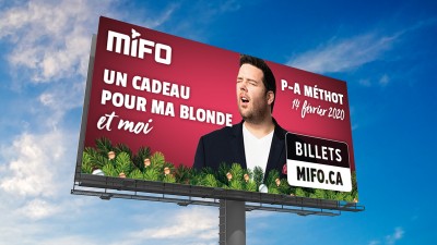 Publicité MIFO sur panneau routier mettant en P-A Méthot